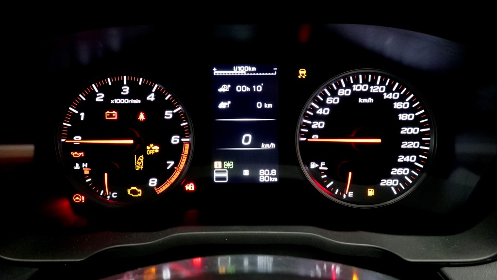 富士Subaru WRX四門手波雙圓表板內置4.2吋顯示屏幕