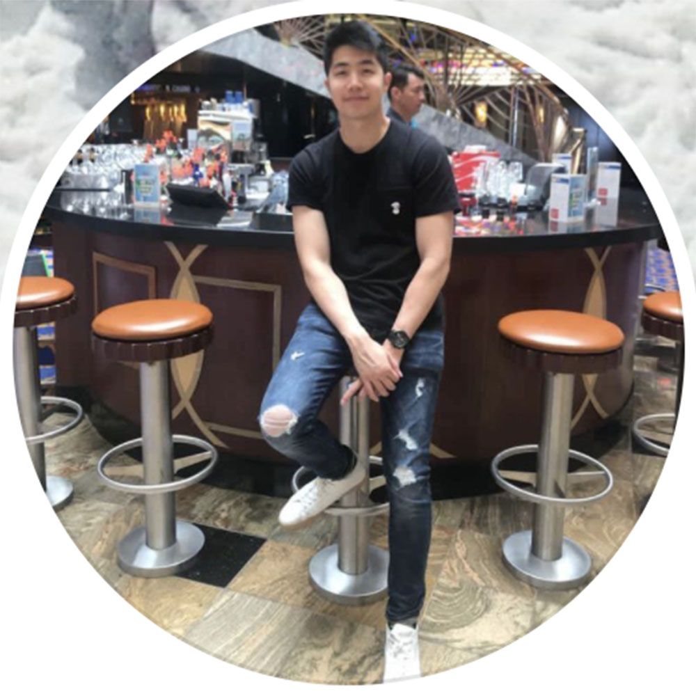 潘文皓一直在加拿大居住，今年已經28歲，做IT行業。