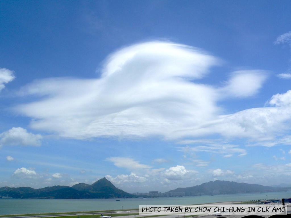 「高積雲」（三）。香港天文台網頁截圖