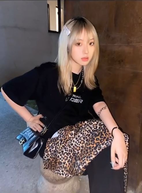 「口子姐」被出道時被封為球鞋女神。抖音