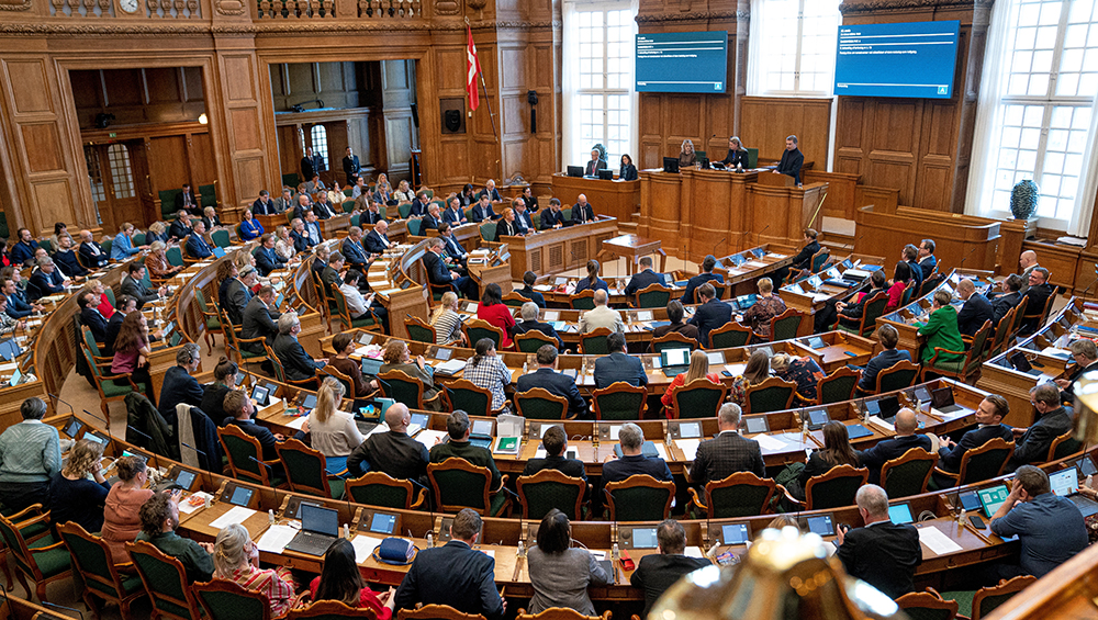 丹麥國會以95票贊成、68票反對通過廢除「大祈禱日」假日。路透社