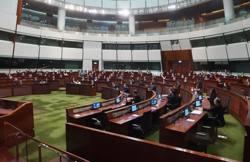 立法會通過政府議案，跟進火災善後及推動改革。葉偉豪攝