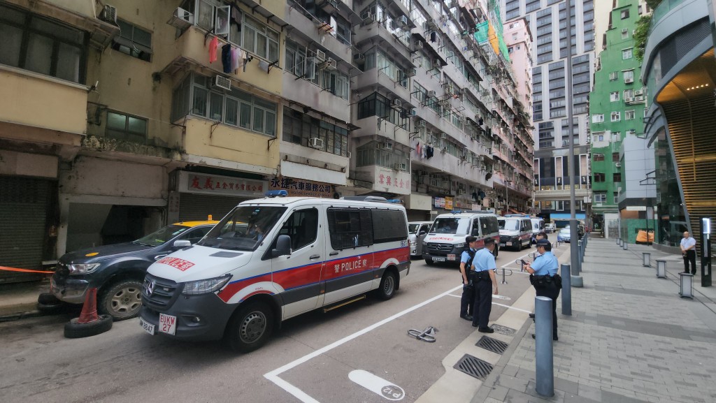 警員到場調查。 警員到場調查。