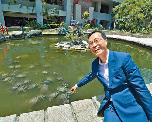 陸志聰上任多年常掛「溝通」在口邊,貼地性格令其深受同事愛戴。
