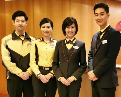 有網民將新制服形容是「大家樂經理」!港鐵Facebook專頁圖片