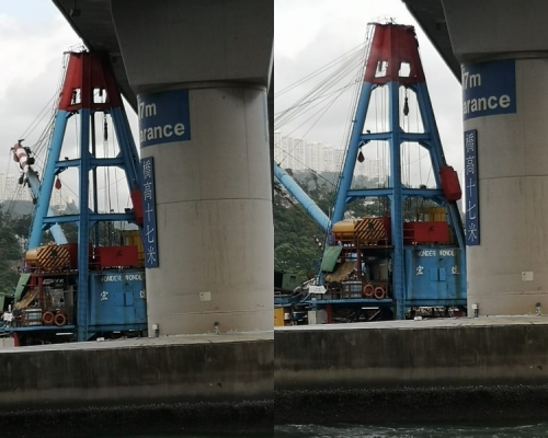 躉船撞橋。