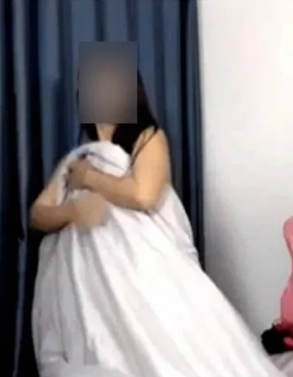 消息指，女方每次直播可獲酬約730港元。泰國星暹