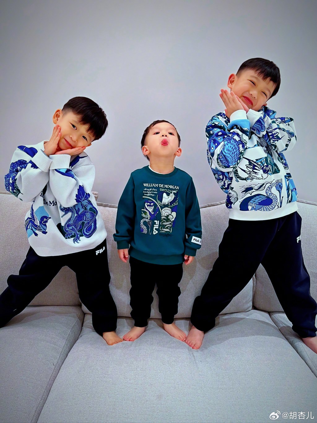 （左起）4岁二仔李奕霖（Ryan）、2岁细仔李奕宏（Liam）、6岁大仔李奕霆（Brendan）。