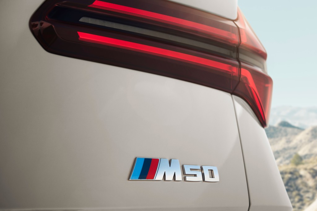 新一代寶馬BMW X3 SUV登場，尾燈換上T形新款式。
