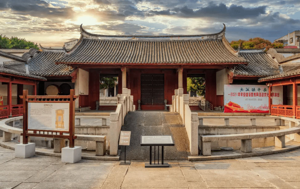 福州文廟曾是古代祭祀孔子和進行入學教學的場所，現時已被列為第六批全國重點文物保護單位。