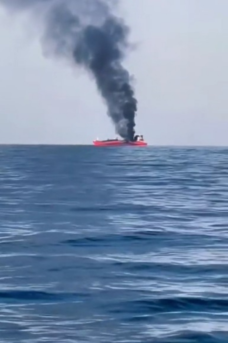 船上17人中有15人获救。影片截图