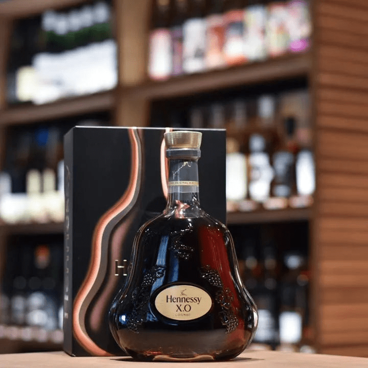 軒尼詩干邑（Hennessy）為該集團王牌產品之一。