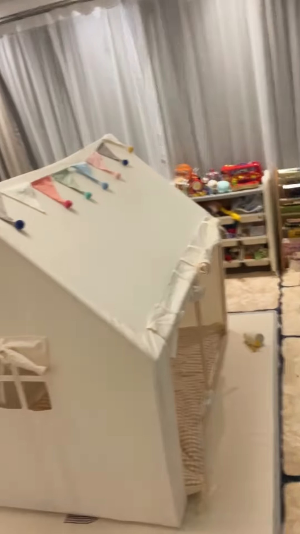 原來新樓是一座大玩具屋。
