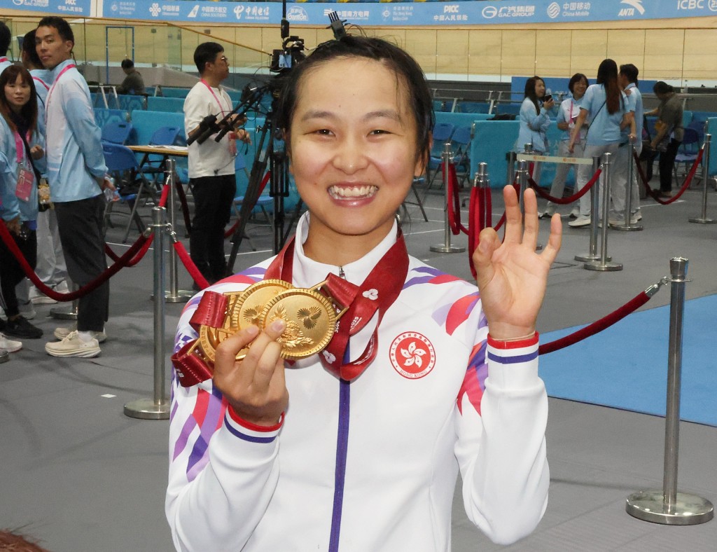 香港單車代表李思穎表現尤為突出,個人獨攬三面金牌。 香港單車代表李思穎表現尤為突出,個人獨攬三面金牌。
