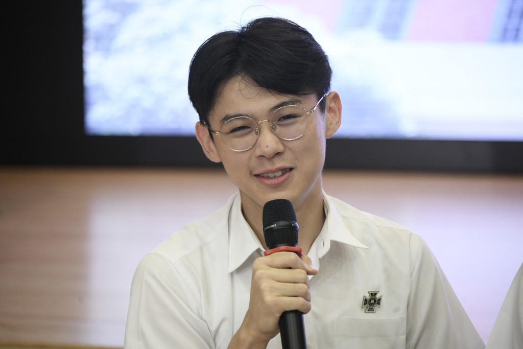 聖保羅男女中學狀元蔡善行。 聖保羅男女中學狀元蔡善行。