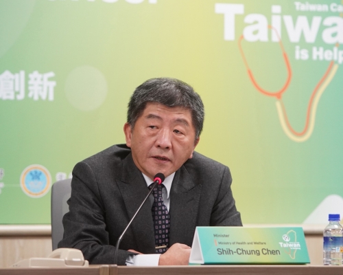 台灣下月起強制民眾進入8類特定場所時要配戴口罩。衛生福利部FB