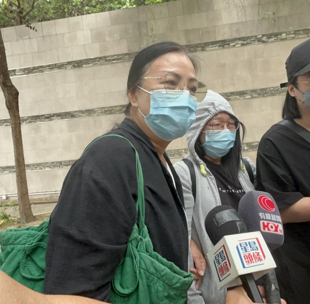 何母直斥阿聯酋航空沒有慰問家屬,要求徹查事件。 何母直斥阿聯酋航空沒有慰問家屬,要求徹查事件。