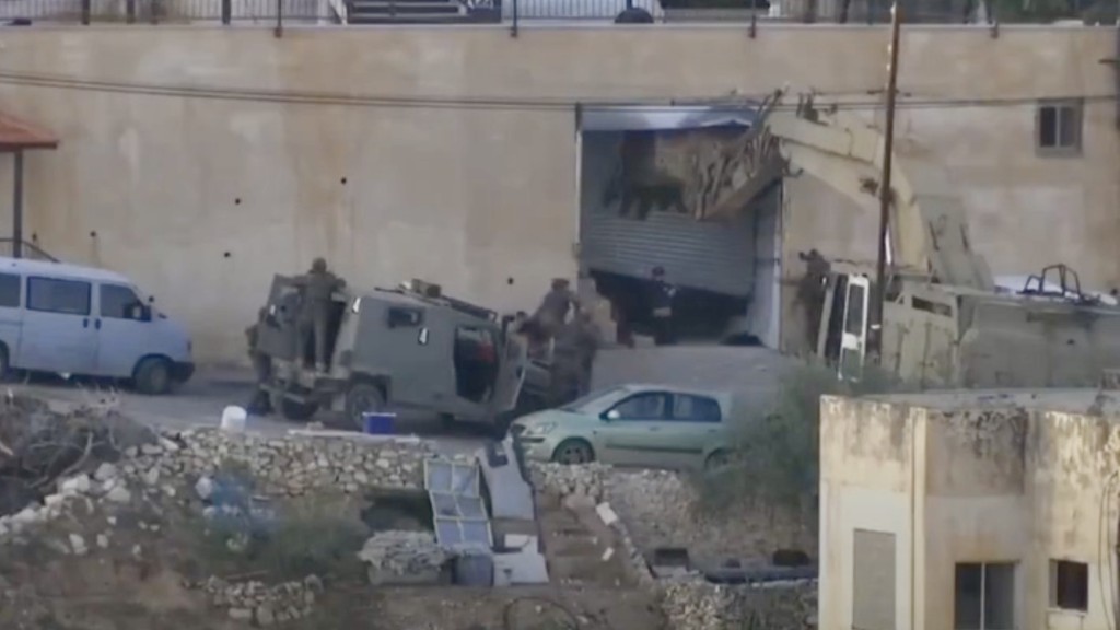 以軍冷血處決巴勒斯坦男子畫面曝光。 X@bteslem