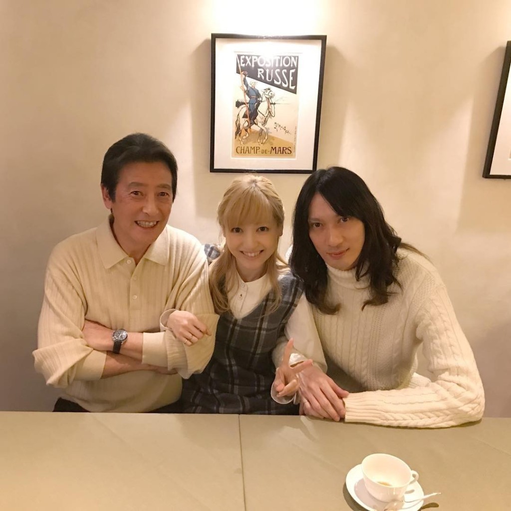 沙也加於2017年與男星村田充結婚,曾晒丈夫與其父親神田正輝合照。