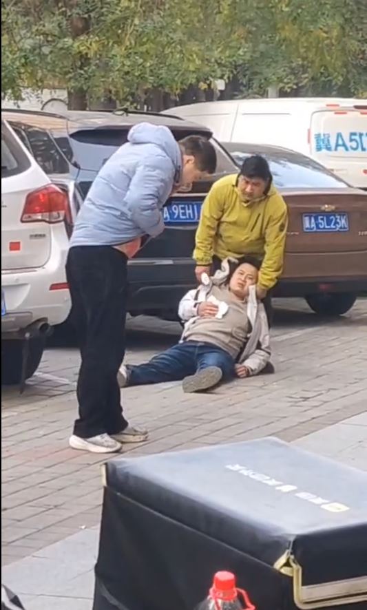 石家莊有美團車手與站長爭執，用刀刺傷二人。