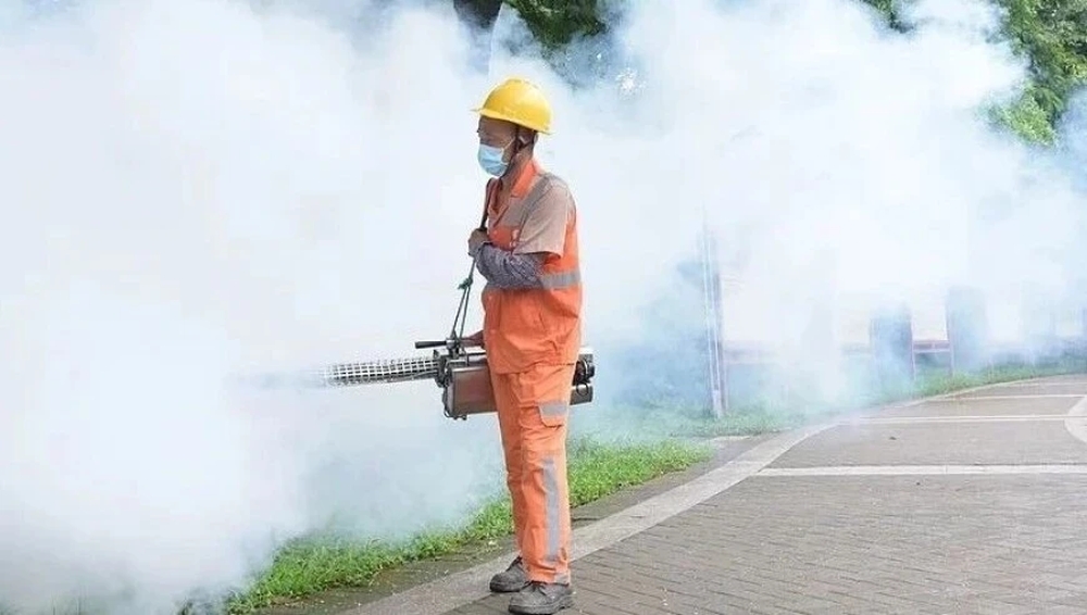 華南多個省份使用殺蟲劑滅蚊。