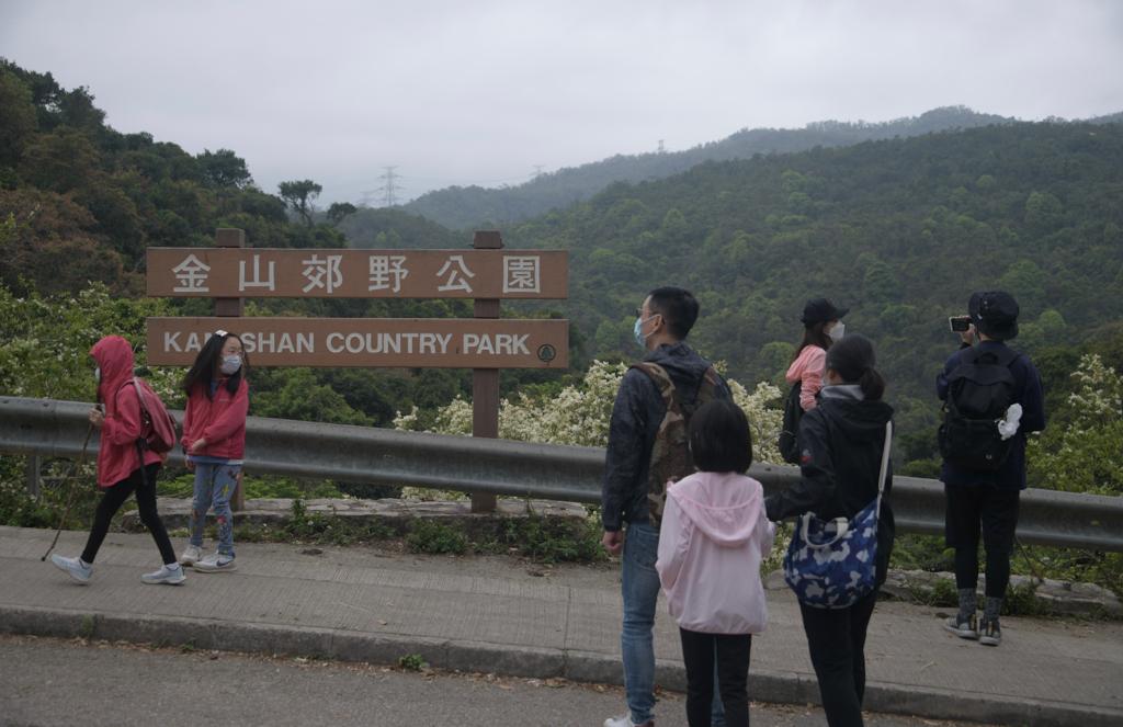 去年消防處接獲的攀山拯救事故宗數為588宗。資料圖片 去年消防處接獲的攀山拯救事故宗數為588宗。資料圖片