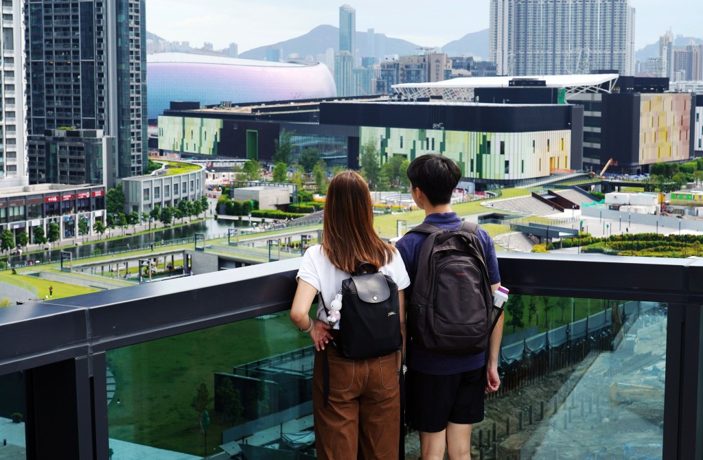 启德及西九龙等优质地段特别受内地租户青睐,预计2026年豪宅租金将上升约3%至5%。 启德及西九龙等优质地段特别受内地租户青睐,预计2026年豪宅租金将上升约3%至5%。