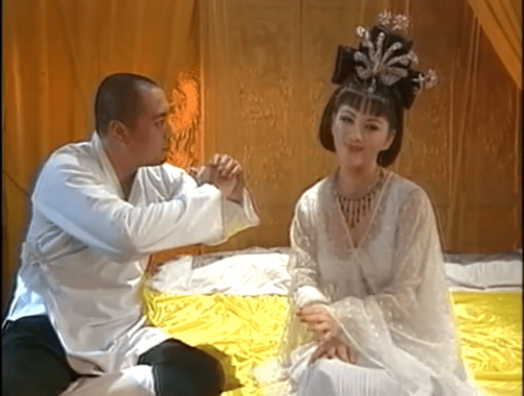 宮雪花在90年代曾演出多部艷情片，1999年在《唐朝禁宮秘史》飾演武則天。