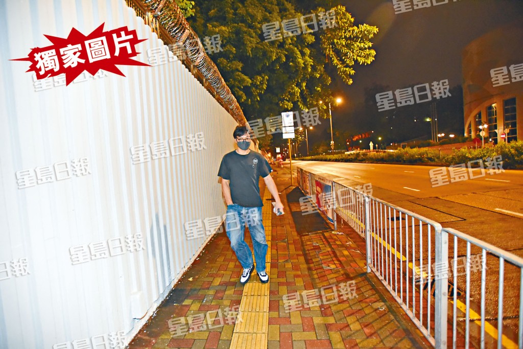 協興隆公司工程人員，昨往西九龍總區總部協助調查。