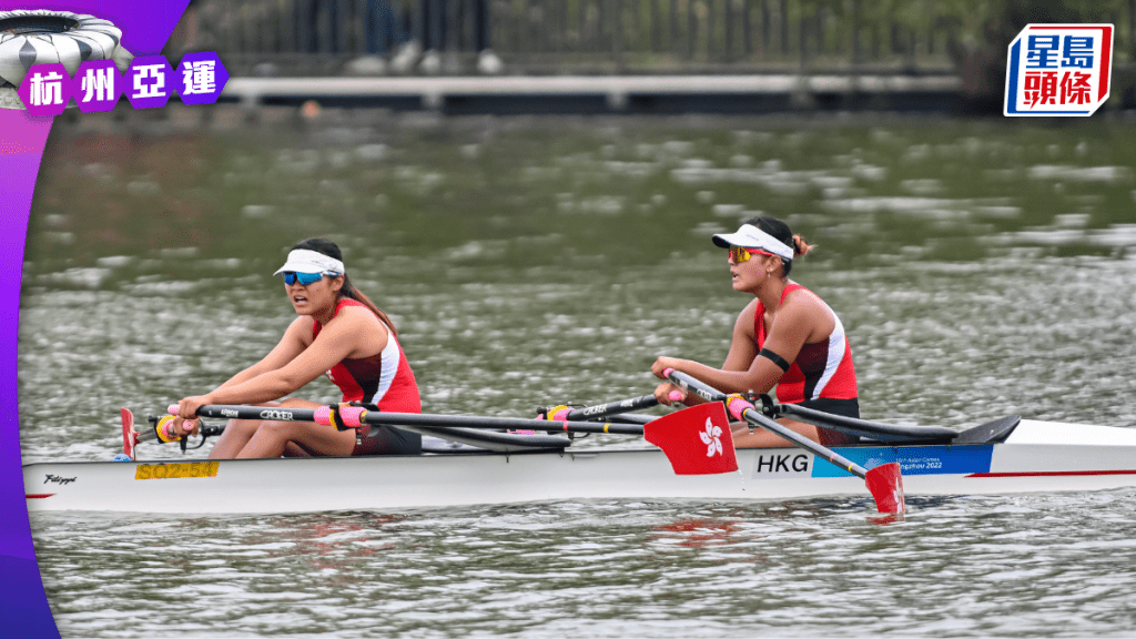 女子雙人單槳無舵艇代表張海琳與梁瓊允組合力壓韓國取得銀牌。相片由港協暨奧委會提供 