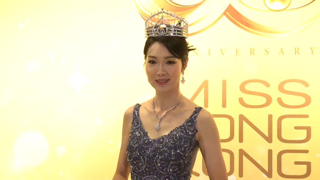 葉翠翠今晚現身香港小姐競選2022現場，心口瘦到見骨。