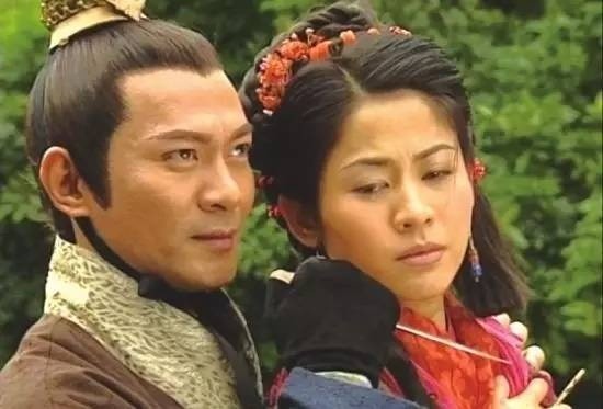 江华在《寻秦记》饰演的嫪毐，是经典角色之一。