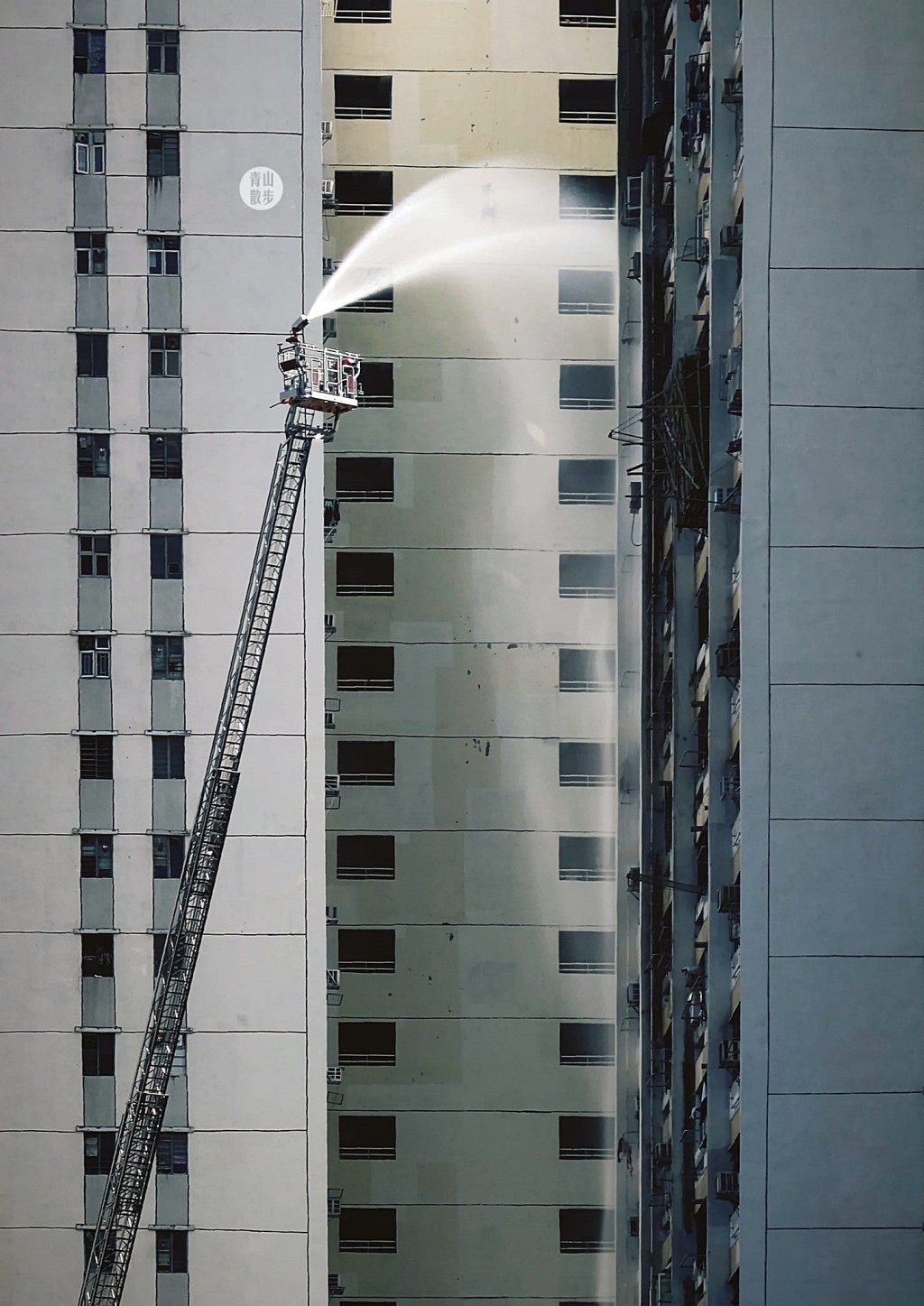 消防将火救熄。fb： 青山散步