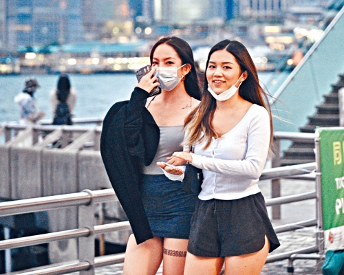 ■本港昨日天氣炎熱，惟天文台預料本周後期氣溫將顯著下降。