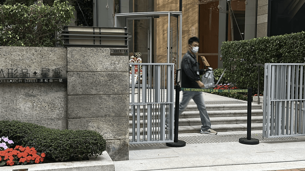 警方在現場調查。蔡楚輝攝 警方在現場調查。蔡楚輝攝