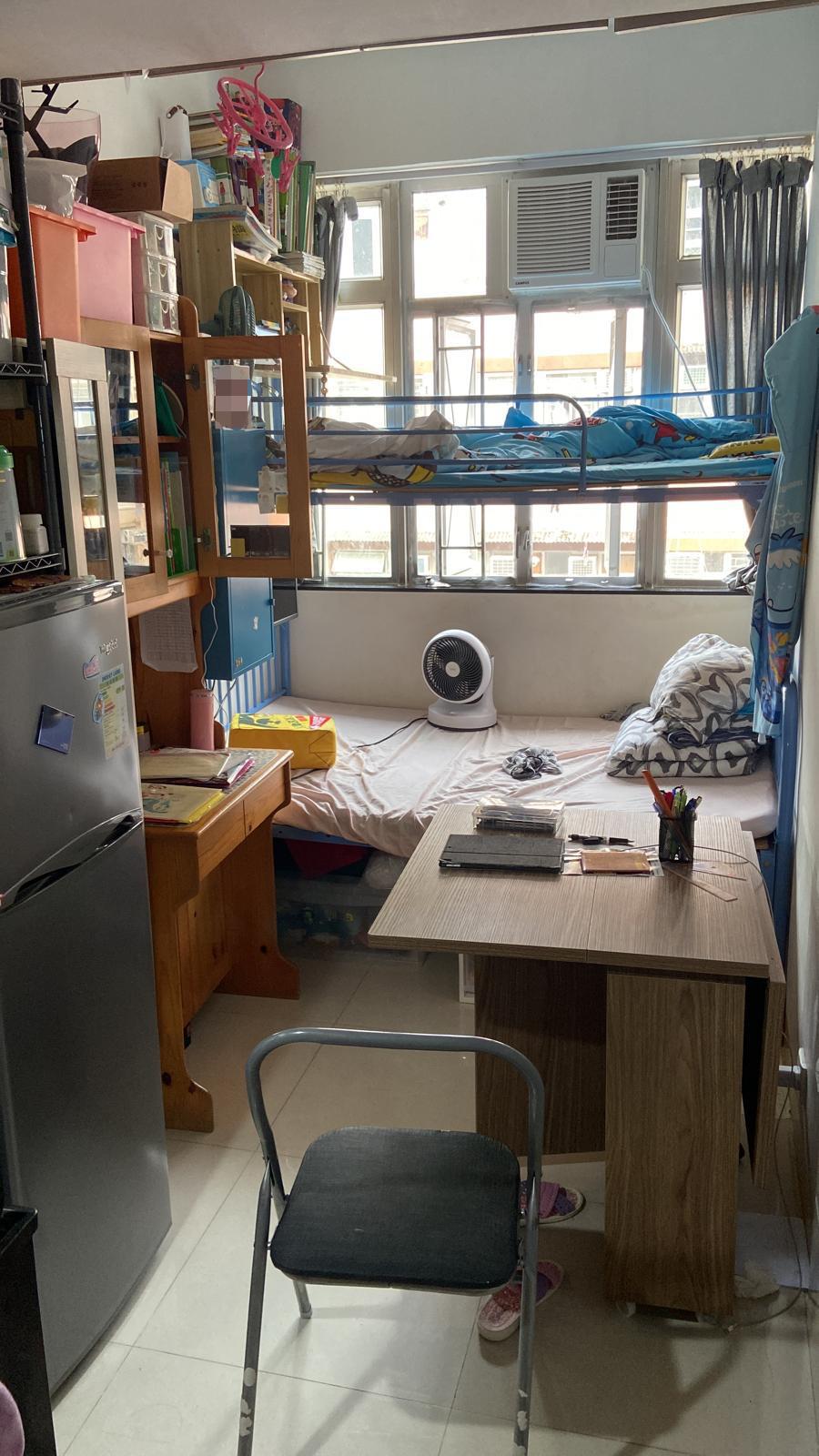 家住㓥房的彭女士透露，有意重投职场赚取收入，但细囝需要看顾，期望政府加强托管服务。