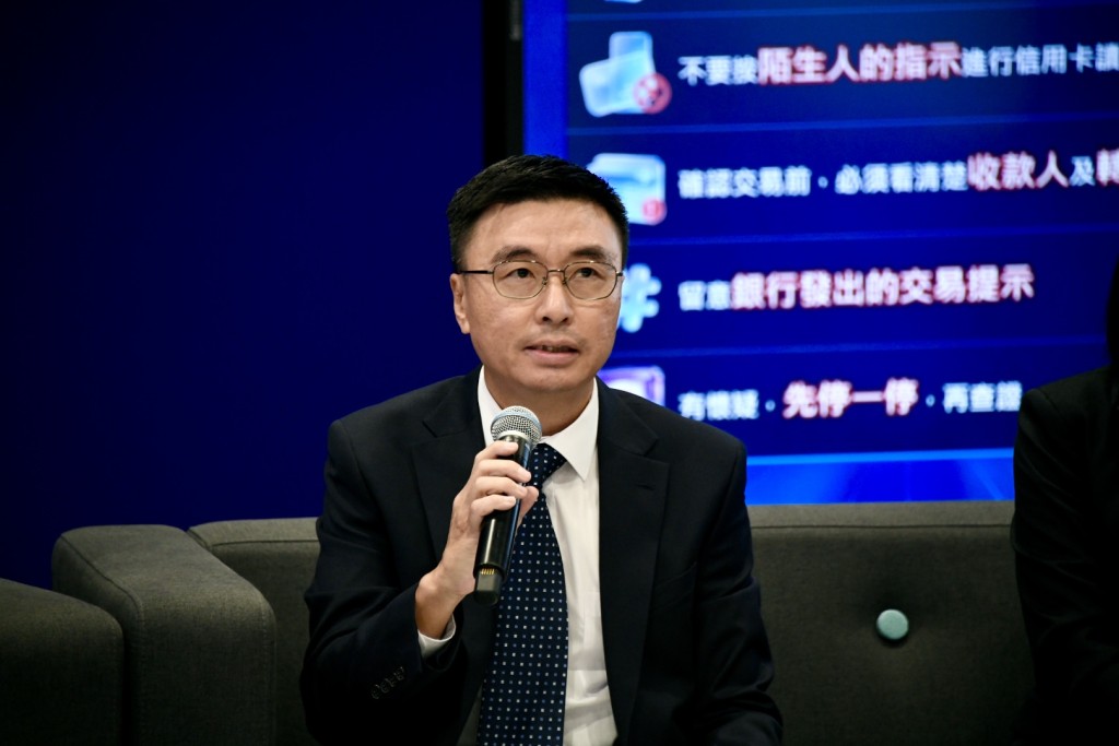 通訊辦首席規管事務經理陳建良稱,通訊辦於2023年推出「短訊發送人登記制」,截至今年8月底共有超過880間公司及機構參與。楊偉亨攝 通訊辦首席規管事務經理陳建良稱,通訊辦於2023年推出「短訊發送人登記制」,截至今年8月底共有超過880間公司及機構參與。楊偉亨攝