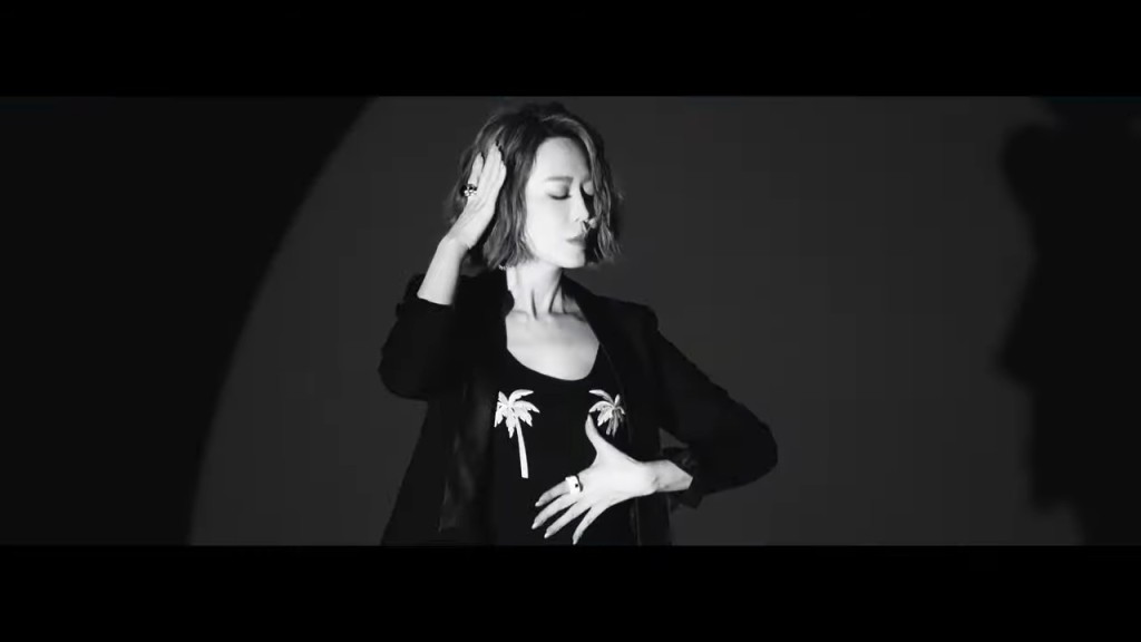 孫佳君首次參與MV演出。