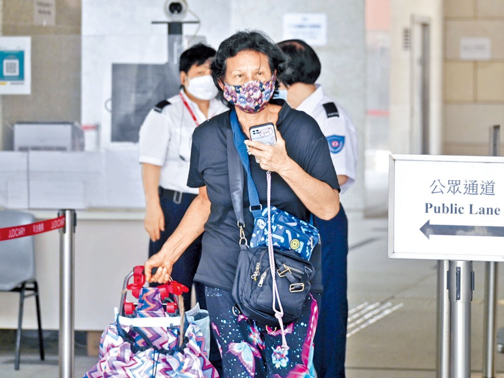 被告陳碧珍被控兩罪首提堂。