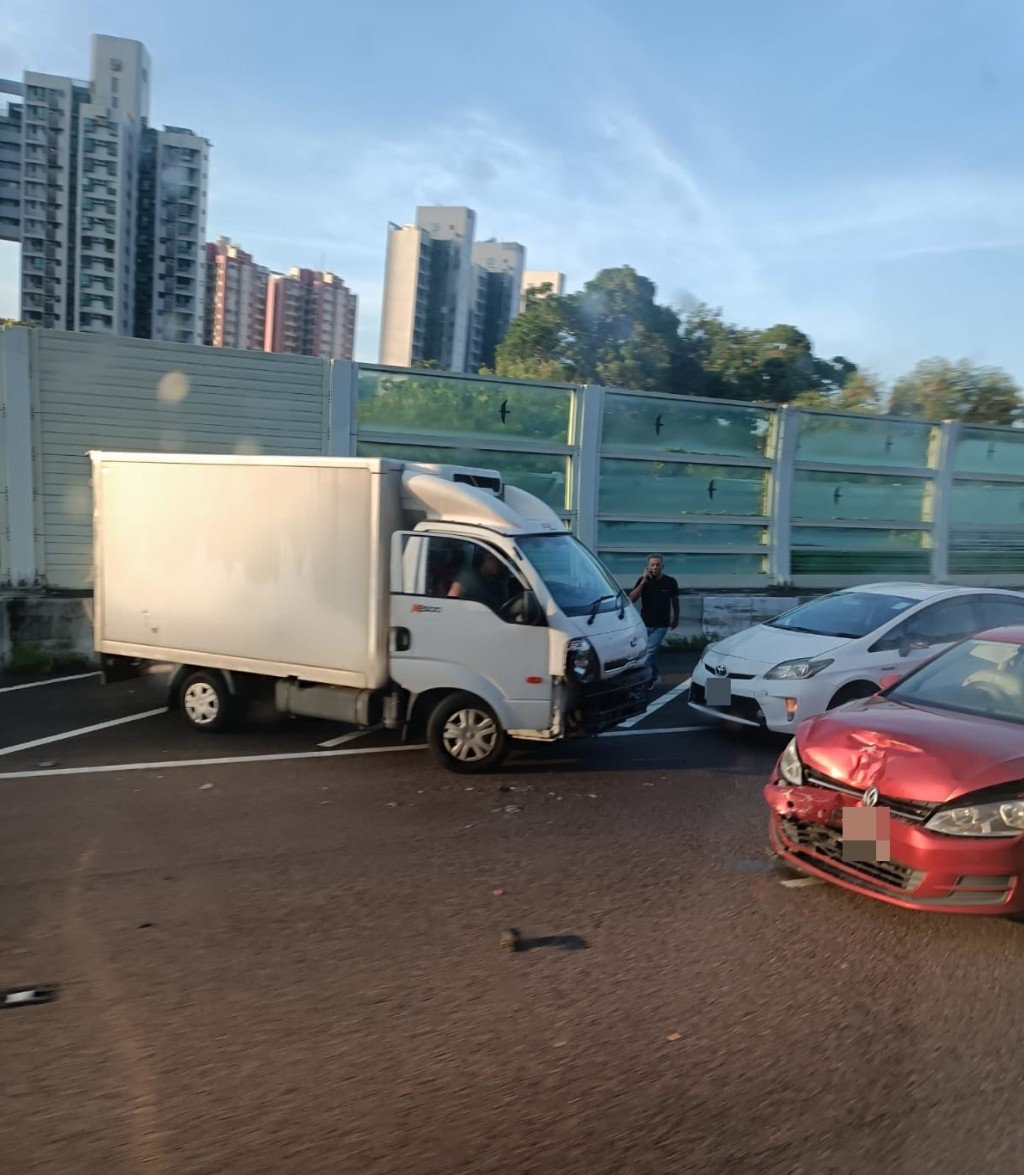 fb馬路的事 (即時交通資訊台)圖片
