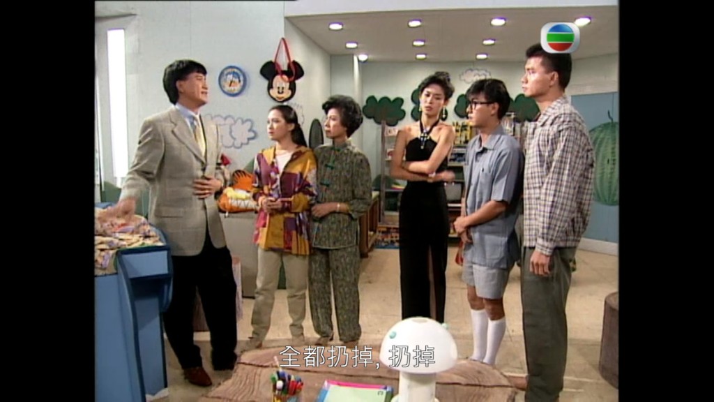 张卫健和宣萱在1993年因为拍TVB剧集《龙兄鼠弟》挞着。