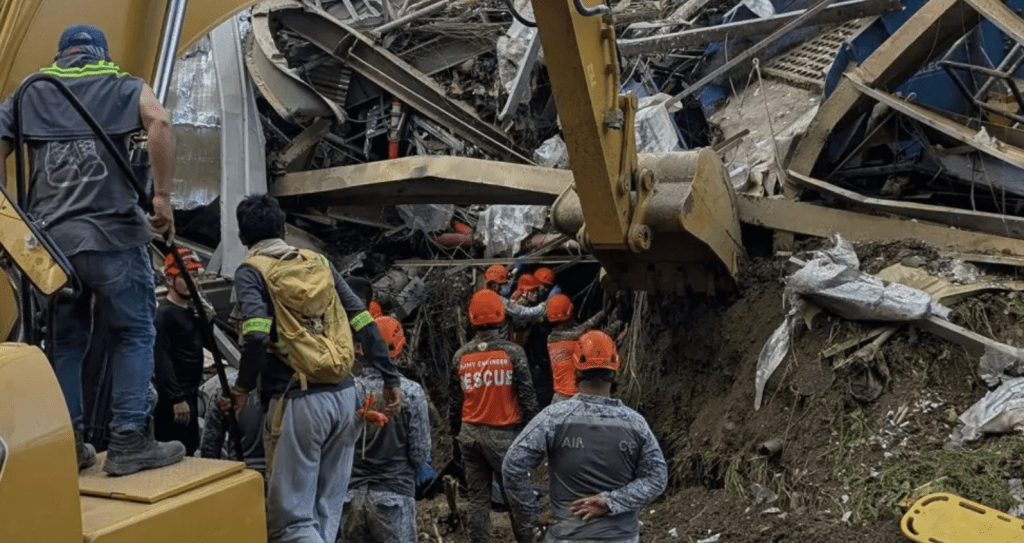 宿霧市長內斯托爾(Nestor Archival)表示,救援行動徹夜進行。fb@Nestor Archival 宿霧市長內斯托爾(Nestor Archival)表示,救援行動徹夜進行。fb@Nestor Archival