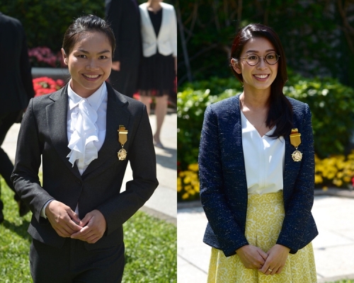 李慧詩（左）及吳安儀獲頒銅紫荊星章。 