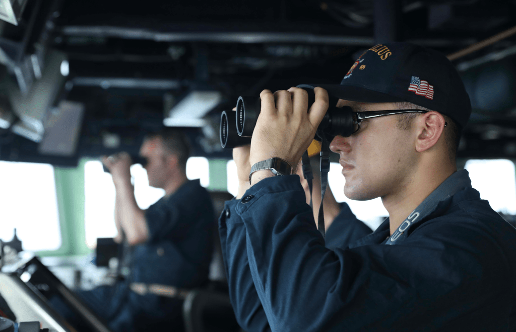 美国海军在社交平台发布米利厄斯号通过台湾海峡的相关照片。美国海军