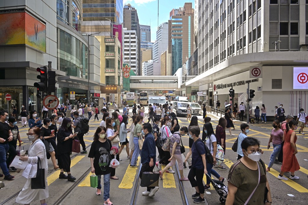 社會上不時將香港與新加坡作比較。資料圖片