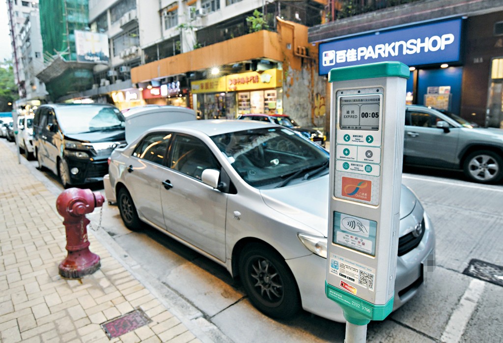 運輸署表示，正持續在油尖旺等繁忙地區增加咪錶位。