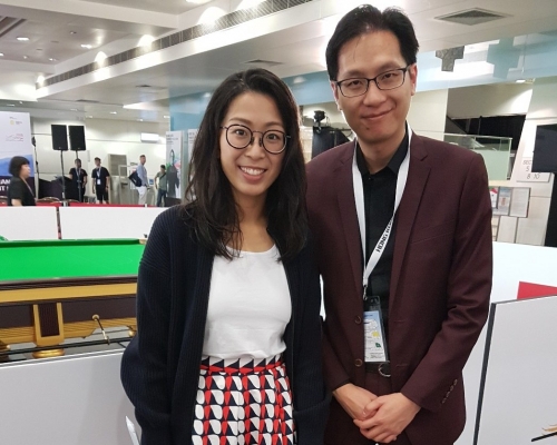 吳安儀與桌總主席羅永聰。 香港桌球總會圖片