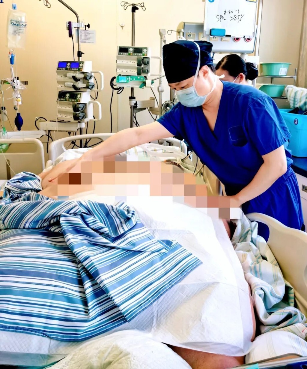 近700磅男心肺衰竭瀕死,跨省赴武漢搶救13天保命。 近700磅男心肺衰竭瀕死,跨省赴武漢搶救13天保命。