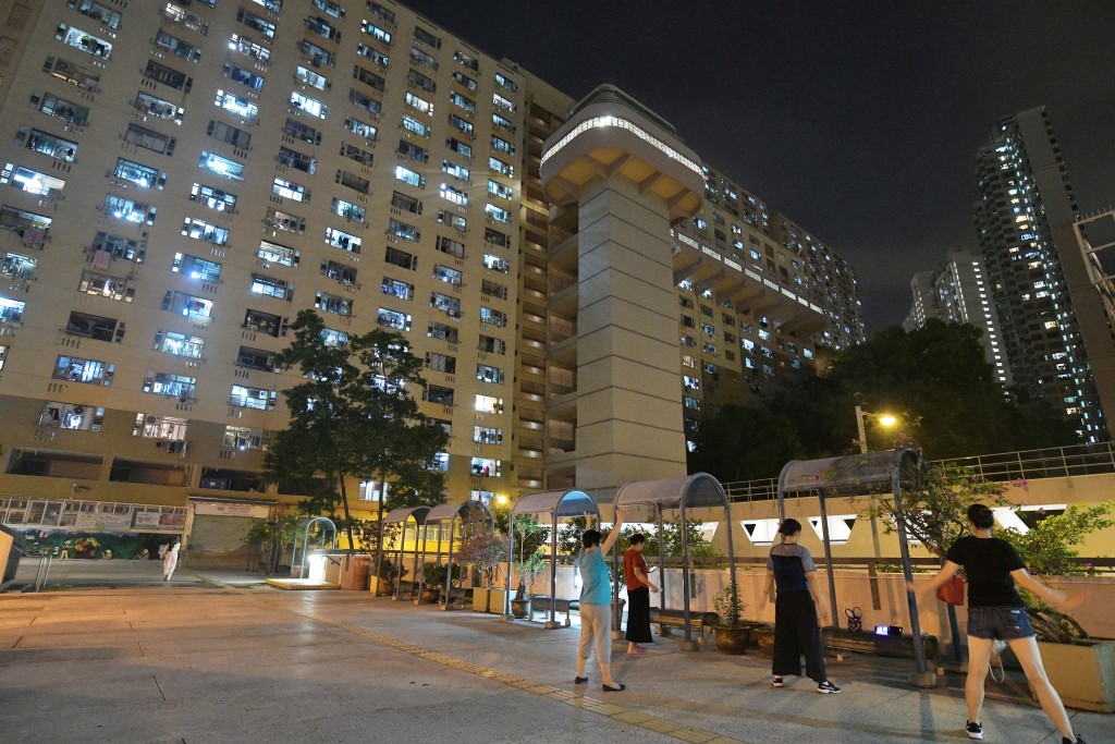 葵盛西邨正正採用倫敦「粗獷主義(Brutalism)」建築。 葵盛西邨正正採用倫敦「粗獷主義(Brutalism)」建築。