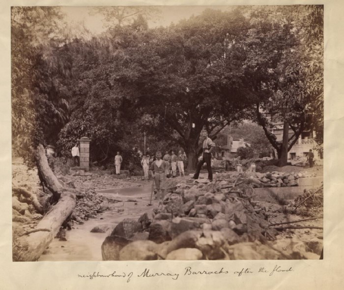 1889年暴雨後美利兵房的鄰近環境。天文台網 (資料來源: 岑智明) 1889年暴雨後美利兵房的鄰近環境。天文台網 (資料來源: 岑智明)